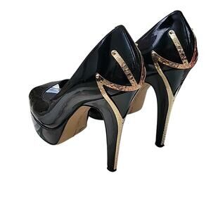 Vince Camuto Kira Patent Leather Peep-Toe Platform Pumps in Black Size 5.5B